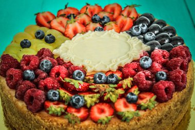 Cheesecake taze meyve ile