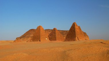 Jebel Barkal ve Piramitler, Karima. Nubia, Sudan