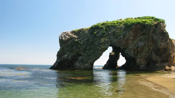 Cabo Velikan gigante, escultura de naturaleza de zorro de piedra, isla Sakhalin Rusia —  Fotos de Stock