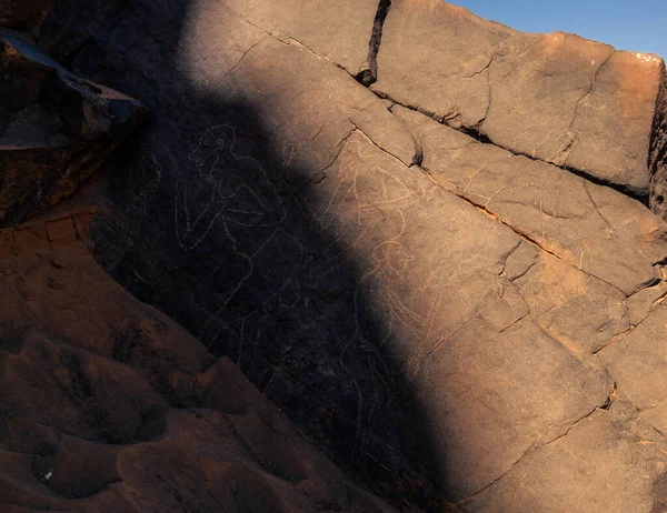 Humain - Peintures rupestres et pétroglyphes au Boumediene, parc national du Tassili nAjjer, Algérie — Photo