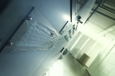 koridor panelinde klavyede