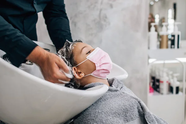 Young Girl Enjoying Hairstyle Treatment While Professional Hairdresser Gently Working — 스톡 사진