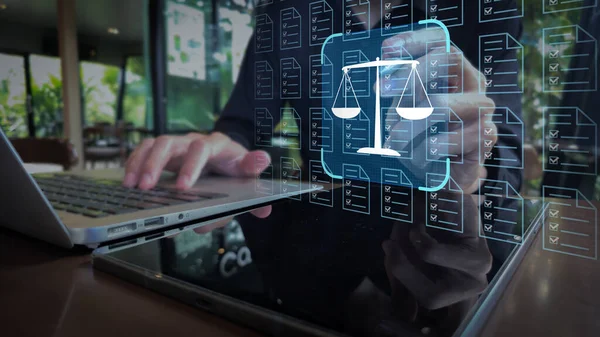 İkili Aygıtlar Üzerine Adalet Ölçeklendirmeli Yasal Belge Yönetimi