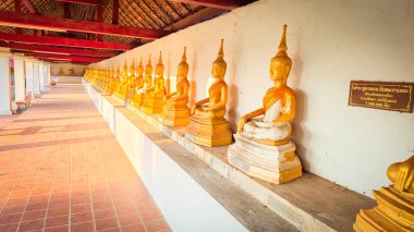 O Ing Hang Stupa 'daki Altın Buda Koridoru, Savannakhet, Laos