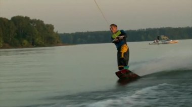 Wakeboarder Asya adam suya düşmek