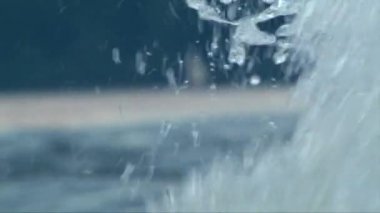 Süper closeup çekim su sıçramasına Motorlu tekne