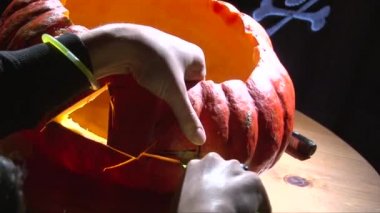 Bıçakla kesme göz oyma kabak