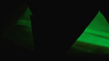 Jack-fener Halloween dekorasyon yeşil parıltı ile dolduran karanlıkta sopa