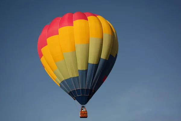 Ballon Air Chaud Coloré Dans Ciel Bleu Liberté Vol Voyage — Photo