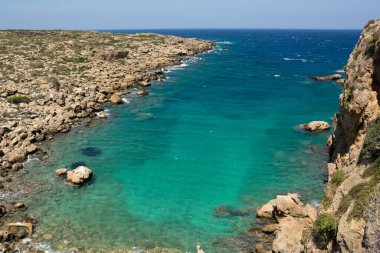 Chrysoskalitissa körfezi. Yunanistan 'ın Girit adasındaki Mavi Göl