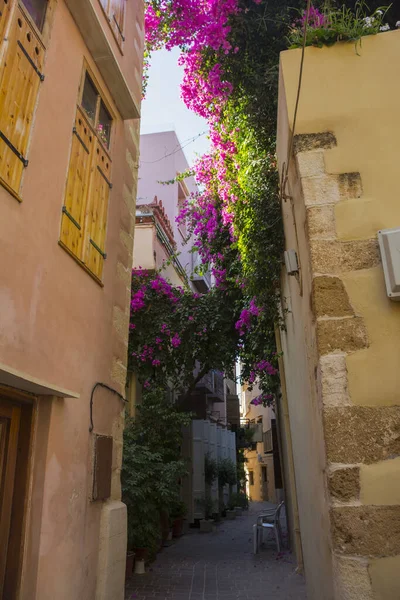 Girit Adası, Yunanistan 'ın Chania eski caddesi. Romantik seyahat