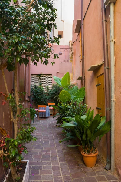 Girit Adası, Yunanistan 'ın Chania eski caddesi. Romantik seyahat