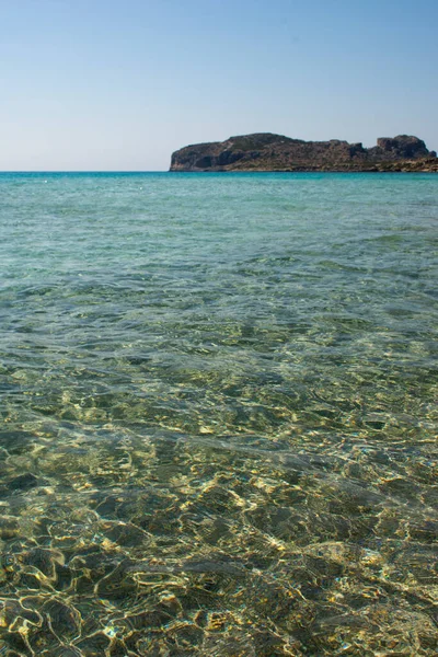 크레타섬의 스타나 해변입니다 청록색맑은 분홍빛 모래가 그리스 — 스톡 사진