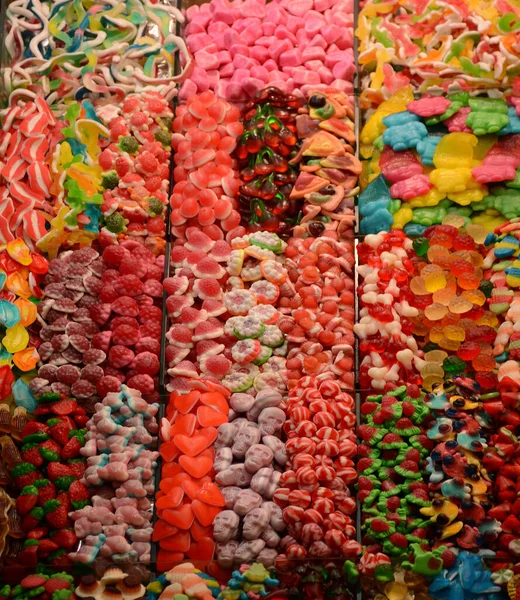 Вкусные Разноцветные Сладости Рынке Счетчик Конфеты Фон — стоковое фото