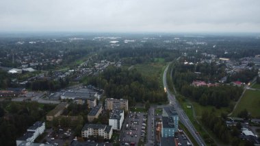 Sabahları şehrin hava manzarası.