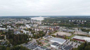 Helsinki, Finlandiya 'nın panoramik manzarası. İHA 'nın hava aracı atışı..