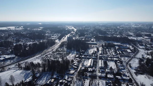 Bir kış şehrine ait hava aracı görüntüsü