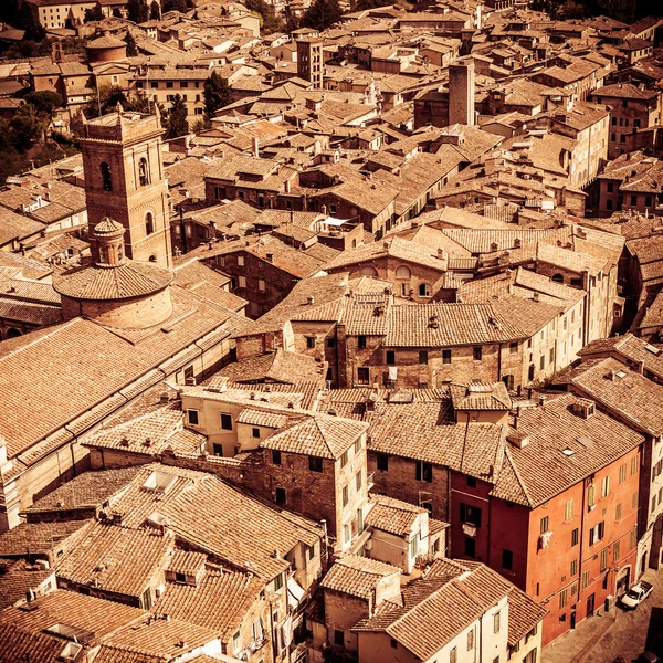오래 된 이탈리아 마을 지붕 — 스톡 사진