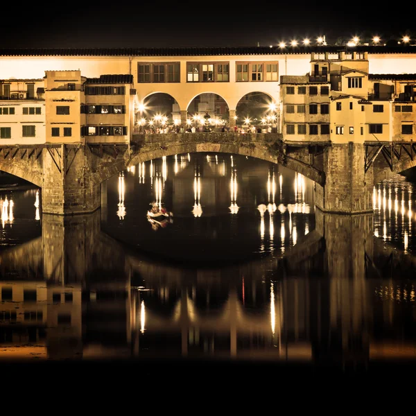 Most Ponte Vecchio v noci — Stock fotografie