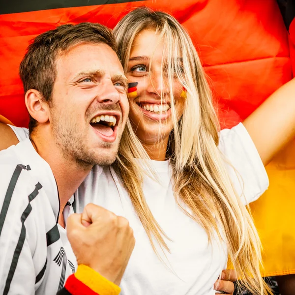 Pareja Alemana Apoyando al Equipo —  Fotos de Stock