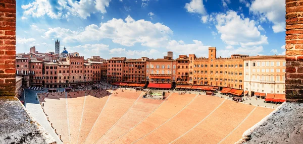 Panoramisch uitzicht op Piazza del Campo — Stockfoto