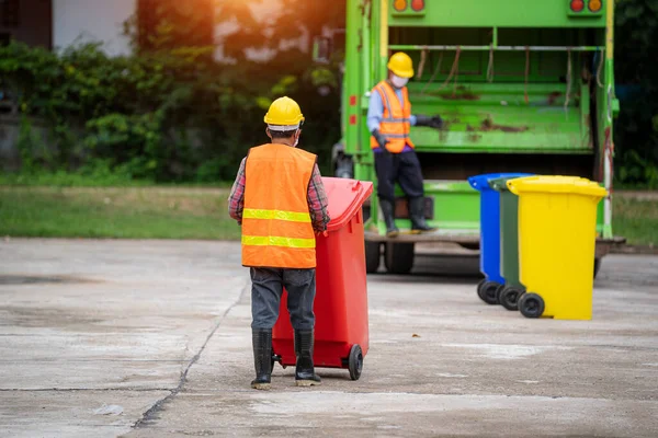 Coletores Lixo Trabalho Trabalhador Remoção Lixo Roupas Proteção Que Trabalham — Fotografia de Stock