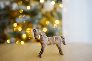 Minimalist İskandinav ahşap atı Noel süslemesi