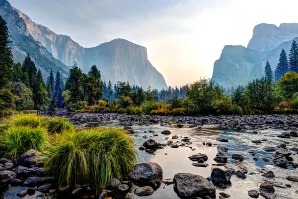 Soluppgång Vid Yosemite Valley View Reflections Morning Sky Sunrise Merced — Stockfoto