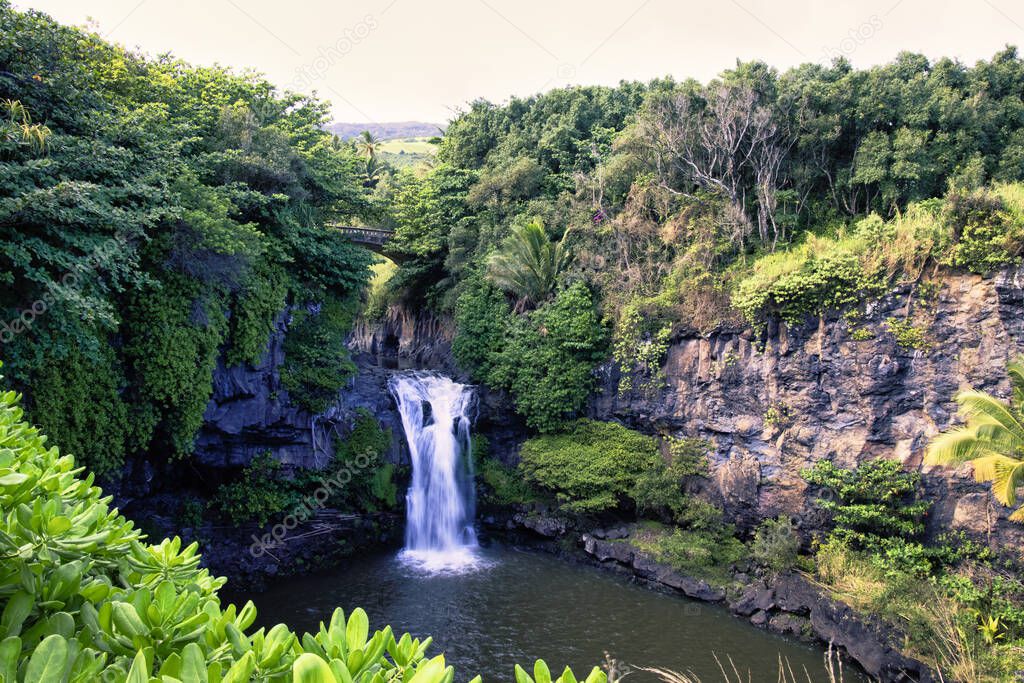 Hawaii, beach, ocean, sunrise, sunset, waterfalls, mountains, volcanoes, waves, lava rocks, road to hana, moonrise, obervatory, palm trees