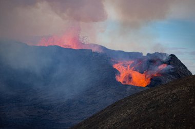 İzlanda, Fjord, Westfjord, Volkan, Buz, Kar, Lava, Şelaleler, Atlar, Tekneler, Gemiler, Kilise, Peyzaj, Yeşil, Lava, Tabut