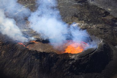 İzlanda, Fjord, Westfjord, Volkan, Buz, Kar, Lava, Şelaleler, Atlar, Tekneler, Gemiler, Kilise, Peyzaj, Yeşil, Lava, Tabut
