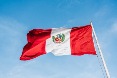 Güneşli bir günde Peru bayrağı - Callao, Peru