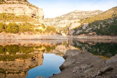 Kayalar ve rezervuar İspanya 3