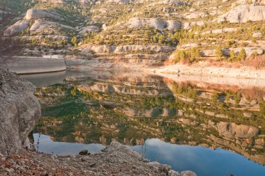 Kayalar ve rezervuar İspanya 4