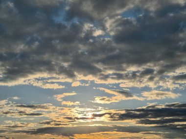 2025 - Martos şehrinde gün batımında Mart ayının gökyüzü, Jan