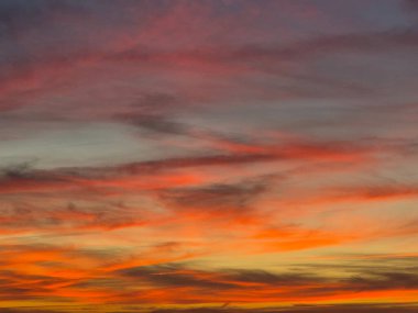 2025 - Cielos del mes de octubre al atardecer on la ciudad de Martos