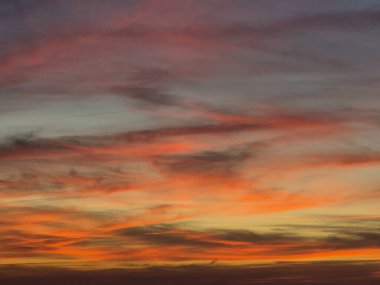2025 - Cielos del mes de octubre al atardecer on la ciudad de Martos
