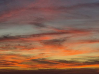 2025 - Cielos del mes de octubre al atardecer on la ciudad de Martos