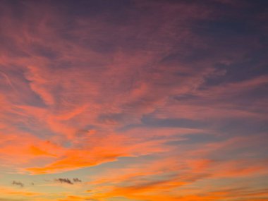 2025 - Cielos del mes de noviembre al atardecer en la ciudad de Martos