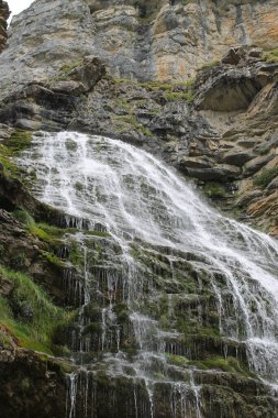 Ordesa 'daki At Kuyruğu Şelalesi ve Perdido Ulusal Parkı - 2024