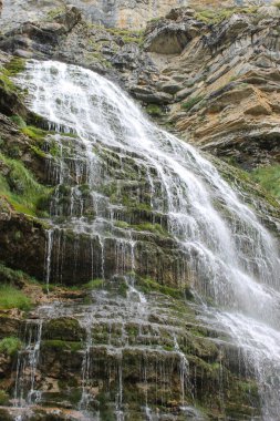 Ordesa 'daki At Kuyruğu Şelalesi ve Perdido Ulusal Parkı - 2024