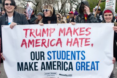 Trump Amerika nefret yapar