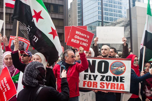 The Aleppo is Burning Syrian Group Marches At The May Day Rally — Stock Photo, Image