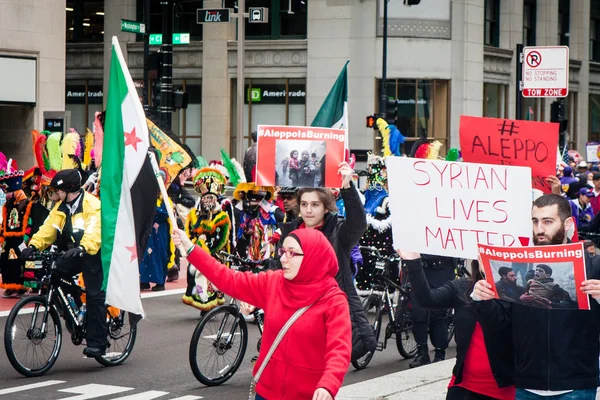 The Aleppo is Burning Syrian Group Marches At The May Day Rally — Stock Photo, Image
