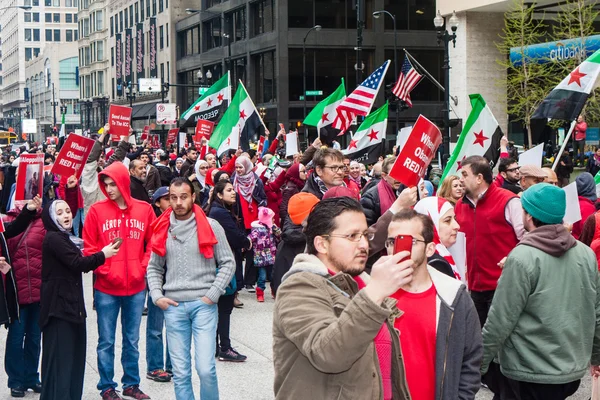 The Aleppo Is Burning Syrian Group At The May Day Rally In Chicago — Stock Photo, Image