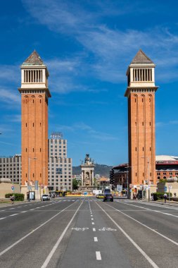 Barselona, İspanya-6 Eylül 2025. İspanya, Barselona 'daki Plaa d' espanya 'daki Venedik kuleleri.