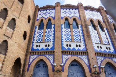 Barselona, İspanya-33 Temmuz 2023. İspanya, Barselona 'nın Muazzam Boğası. Açılışı 1914 'te yapılmış. Neo Mudejar ve Bizans stili.