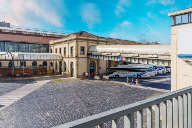 Barselona, İspanya-13 Temmuz 2023. Barcelona Nord, Katalonya 'da yolcu ve ulusal ve uluslararası bağlantılar açısından en önemli üç otobüs terminalinden biridir..