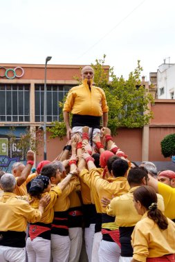 Barselona, İspanya-11 Eylül 2022. Castellar, Valensiyalı Muixeranga 'nın genişlemesinin bir sonucu olarak Tarragona ve Peneds' te 200 yıldan uzun süredir inşa edilen insan kuleleridir.