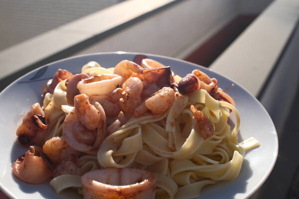 Итальянская спагетти-паста с питательными углеводами